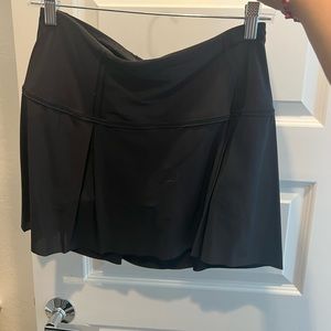 black lululemon tennis skirt